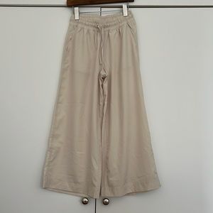 Cropped Wide Leg Pants